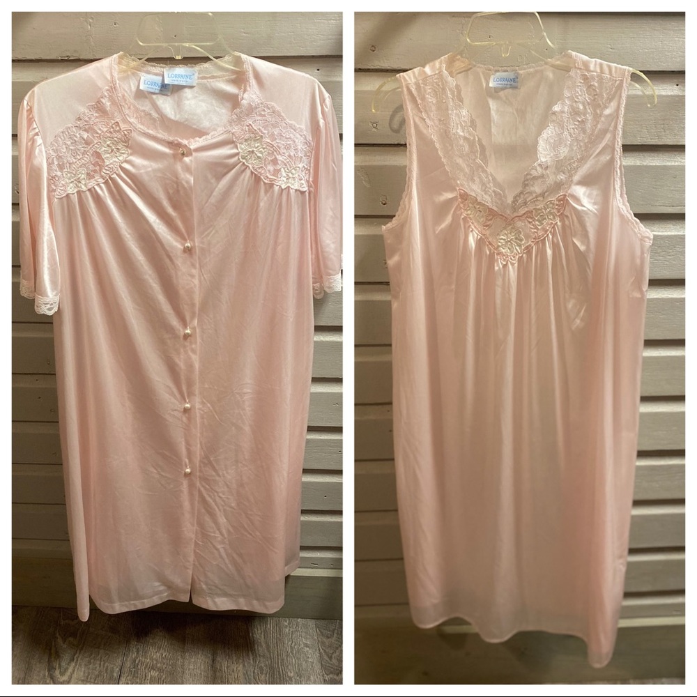 Vintage Lorraine Peignoir set soft pink w lace faux pearl buttons so LG Nylon